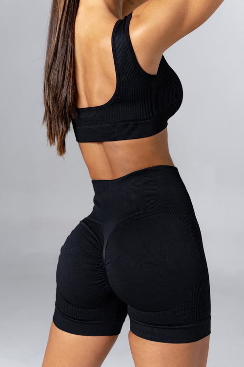CONJUNTO SEAMLESS (TOP + SHORT PUSH UP)